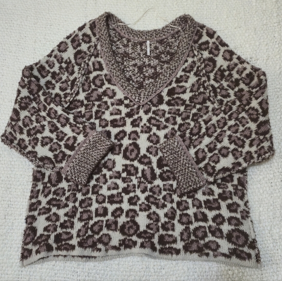 Free People Brown and Cream V-Neck Sweater XL Animal Print - Picture 7 of 13